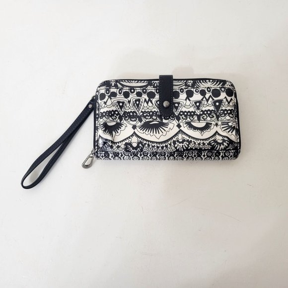 Sakroots Graphic Design Wristlet - Picture 1 of 5